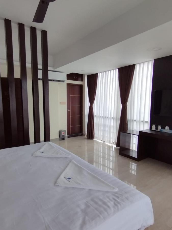 White Park Hotel & Suites Τσιταγκόνγκ Εξωτερικό φωτογραφία